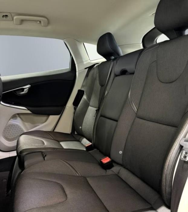 VOLVO V40 CROSS COUNTRY 2014