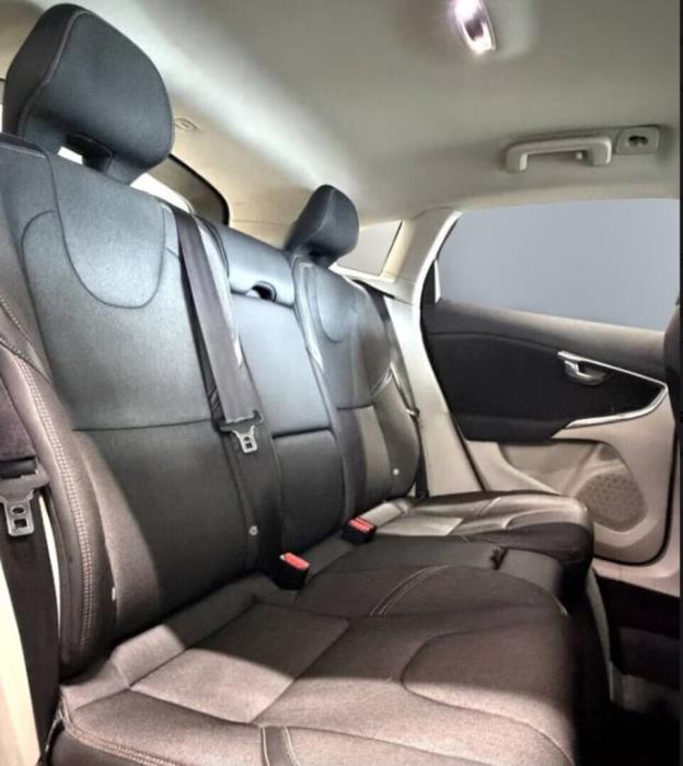 VOLVO V40 CROSS COUNTRY 2014