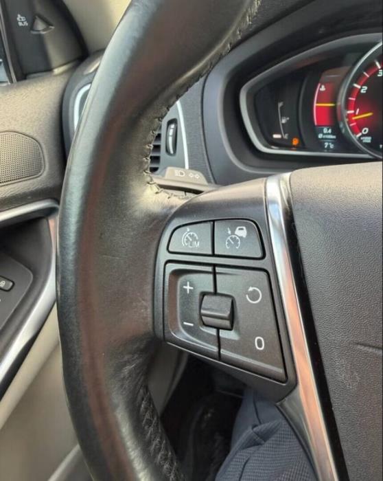 VOLVO V40 CROSS COUNTRY 2014
