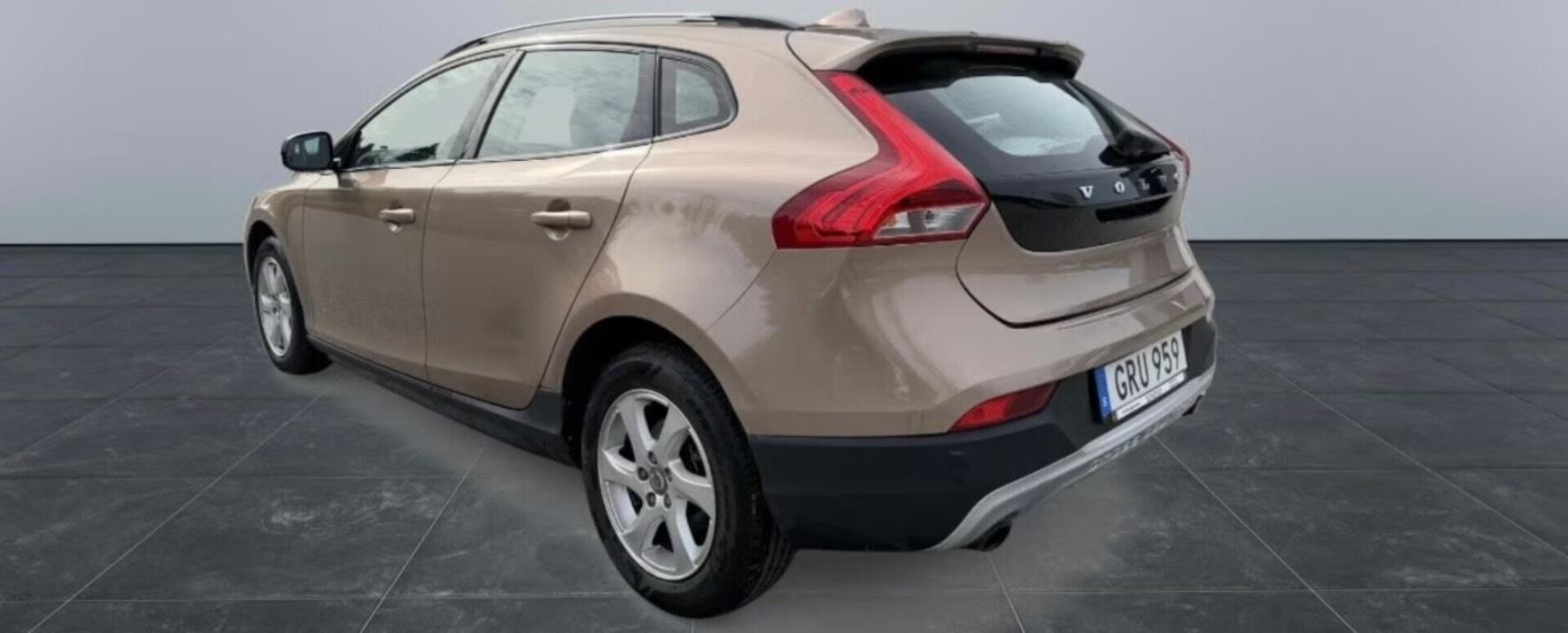 VOLVO V40 CROSS COUNTRY 2014