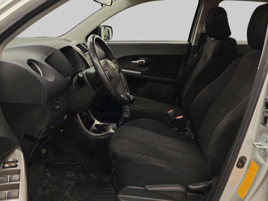 TOYOTA Urban Cruiser 2012