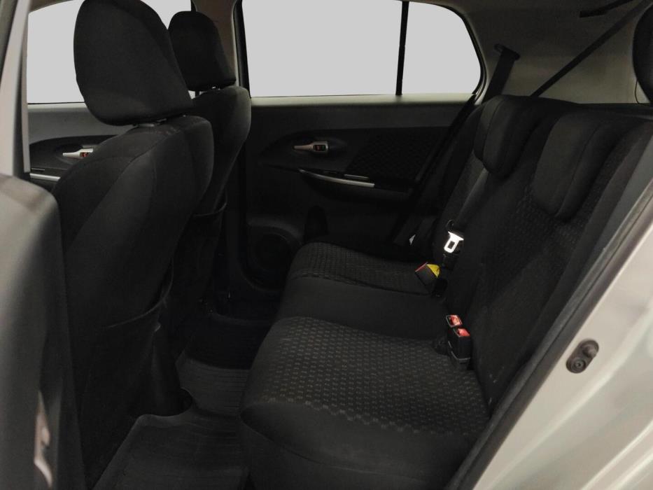 TOYOTA Urban Cruiser 2012