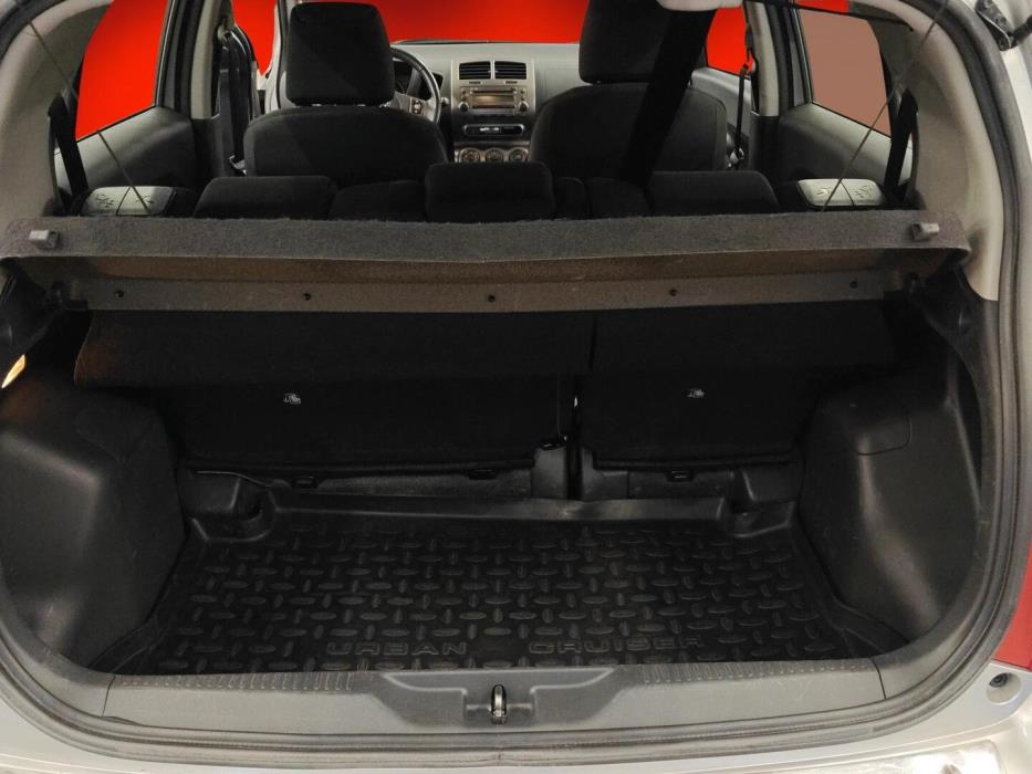 TOYOTA Urban Cruiser 2012