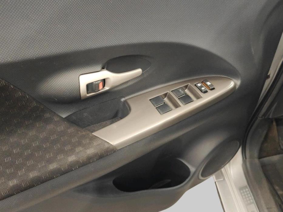 TOYOTA Urban Cruiser 2012