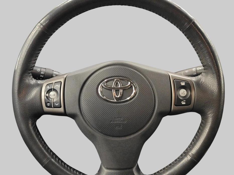 TOYOTA Urban Cruiser 2012
