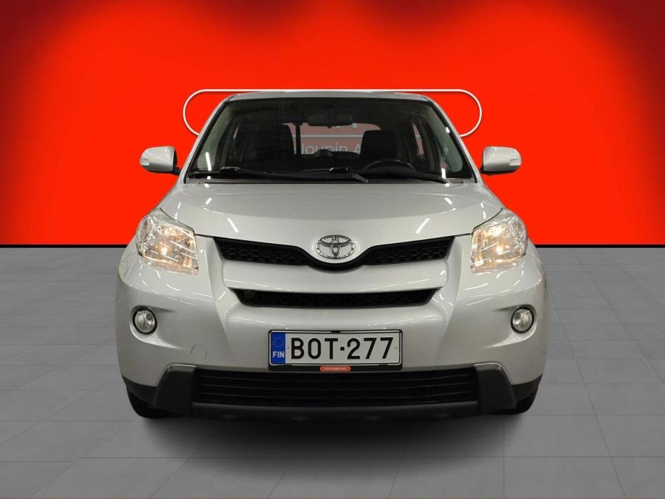 TOYOTA Urban Cruiser 2012