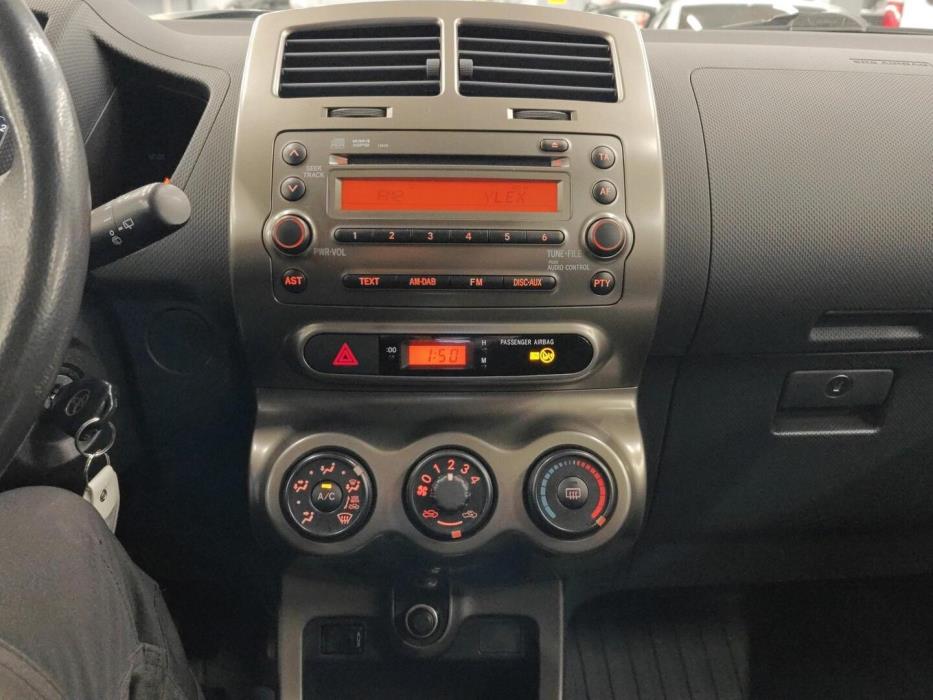 TOYOTA Urban Cruiser 2012