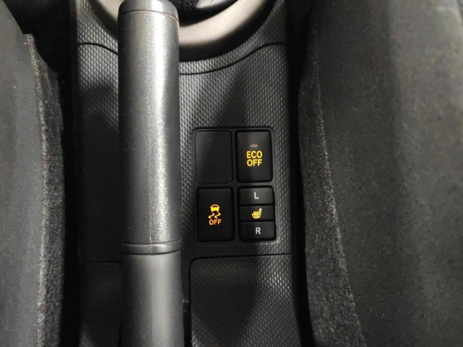 TOYOTA Urban Cruiser 2012