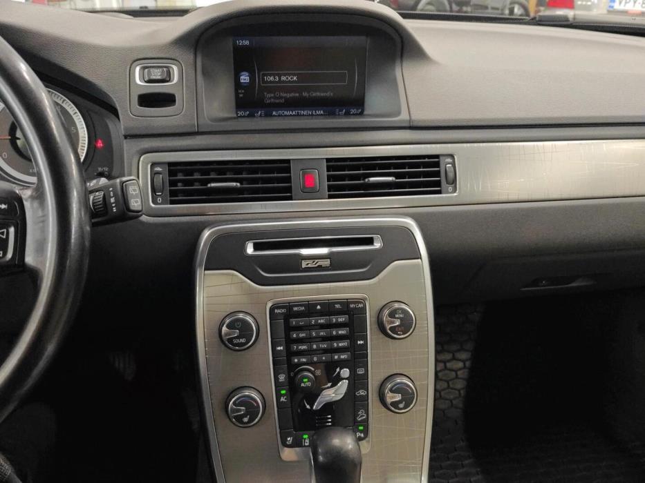 VOLVO XC70 2011
