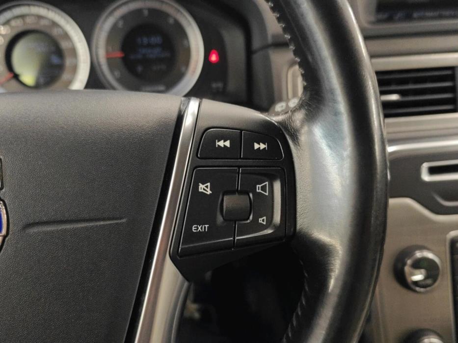 VOLVO XC70 2011