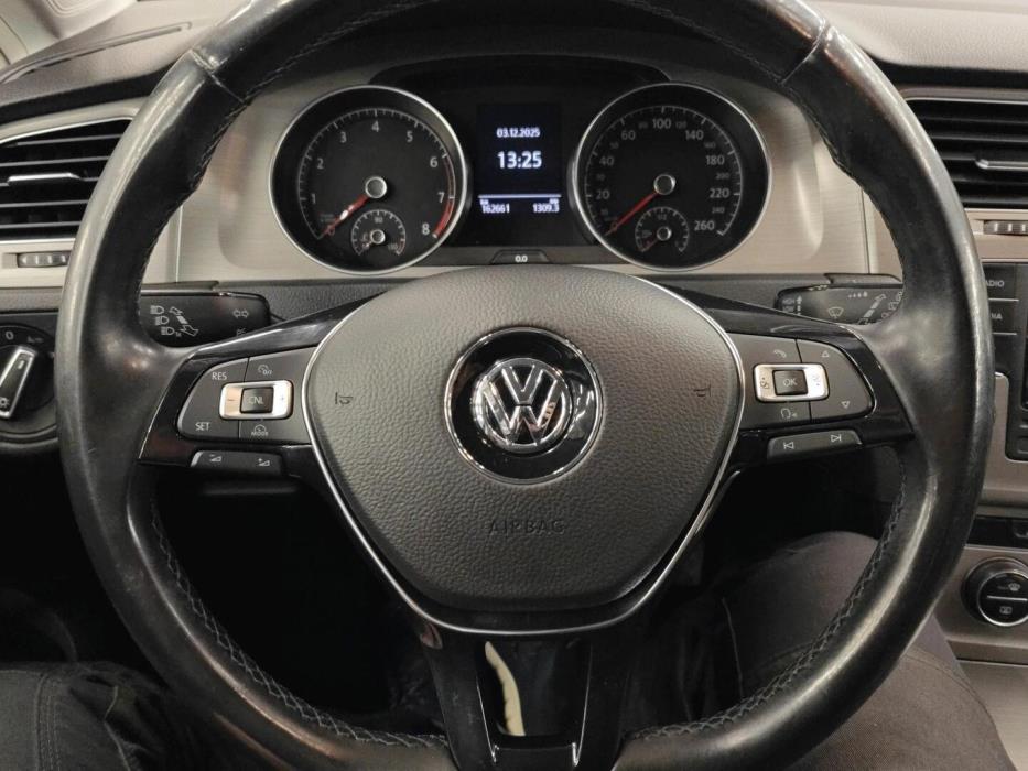 VOLKSWAGEN Golf 2014