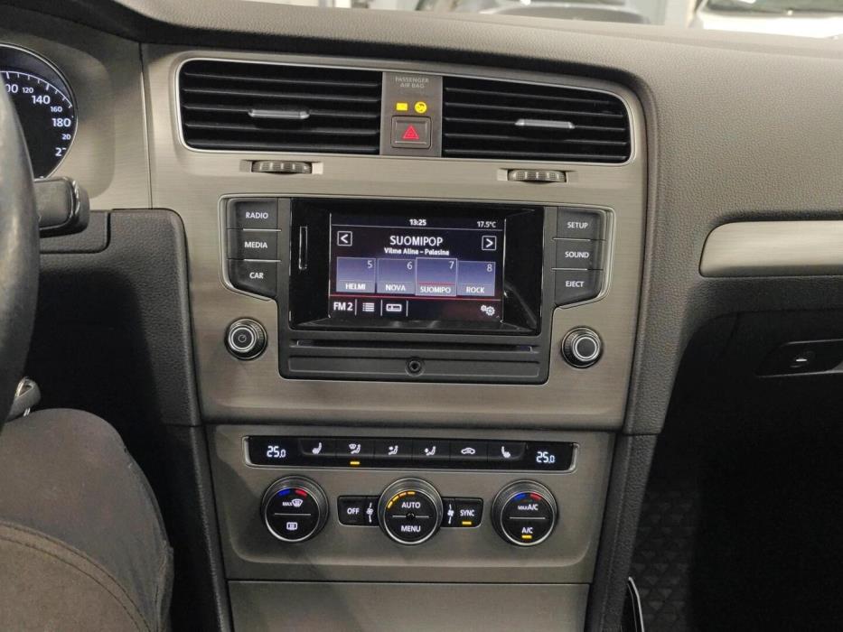 VOLKSWAGEN Golf 2014