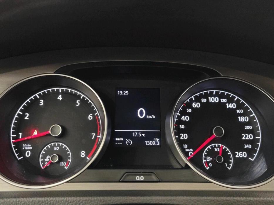 VOLKSWAGEN Golf 2014