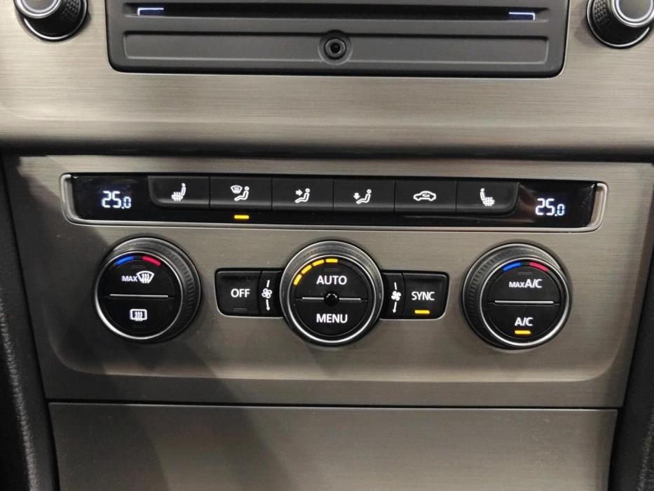 VOLKSWAGEN Golf 2014