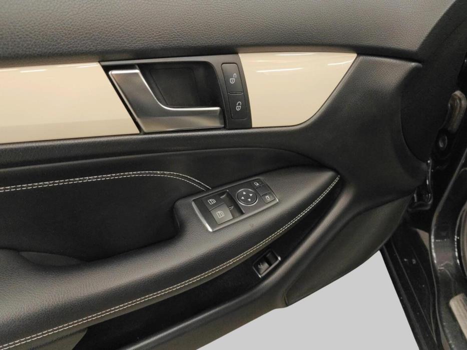 MERCEDES-BENZ C 2012