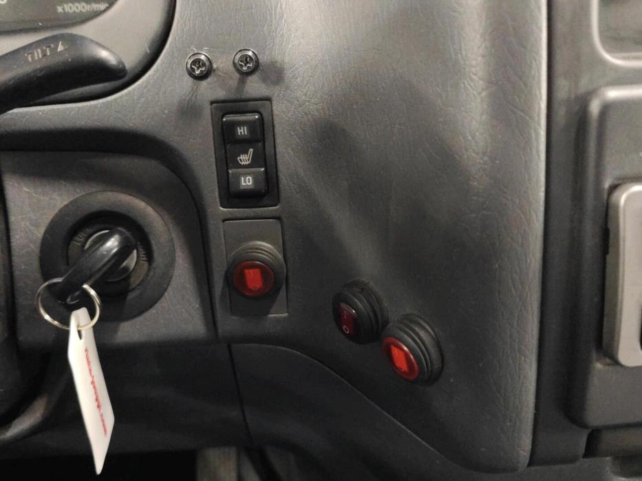 TOYOTA Hiace 2005
