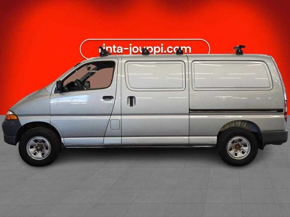 TOYOTA Hiace 2005
