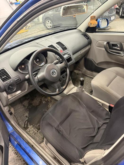 VOLKSWAGEN Polo 2000