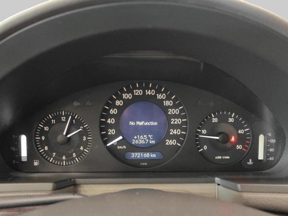 MERCEDES-BENZ E 2004