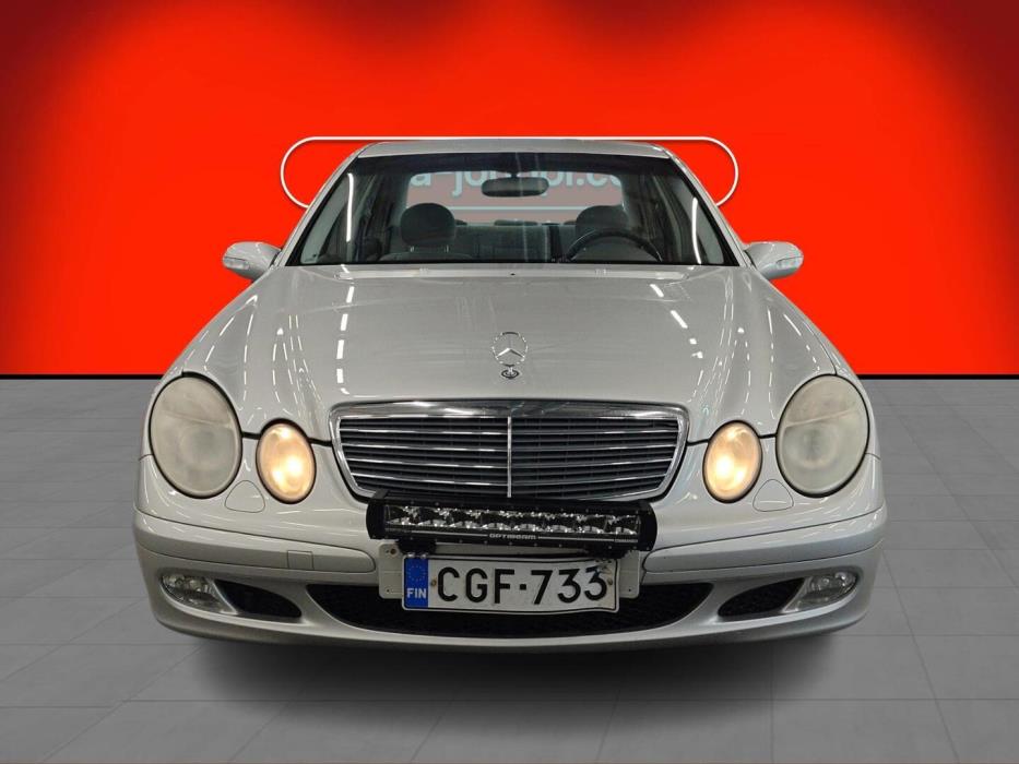 MERCEDES-BENZ E 2004