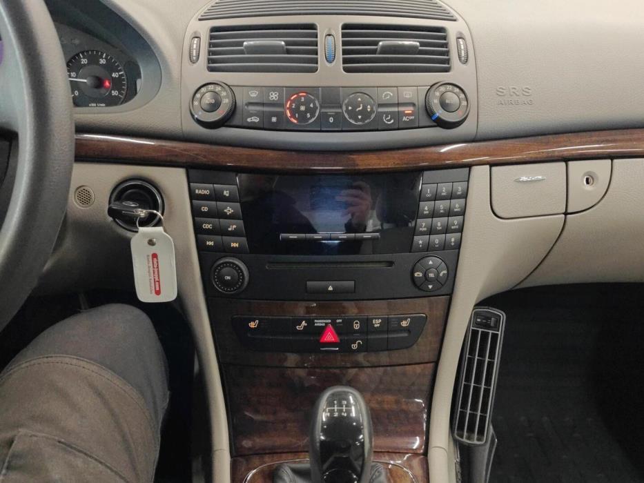 MERCEDES-BENZ E 2004