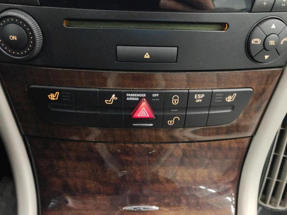 MERCEDES-BENZ E 2004