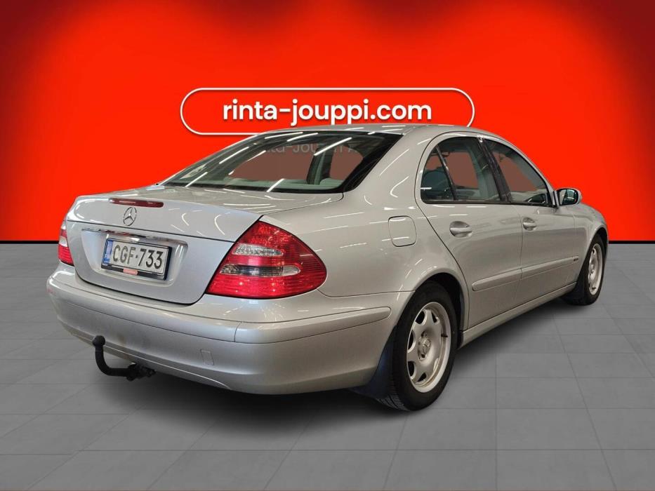 MERCEDES-BENZ E 2004