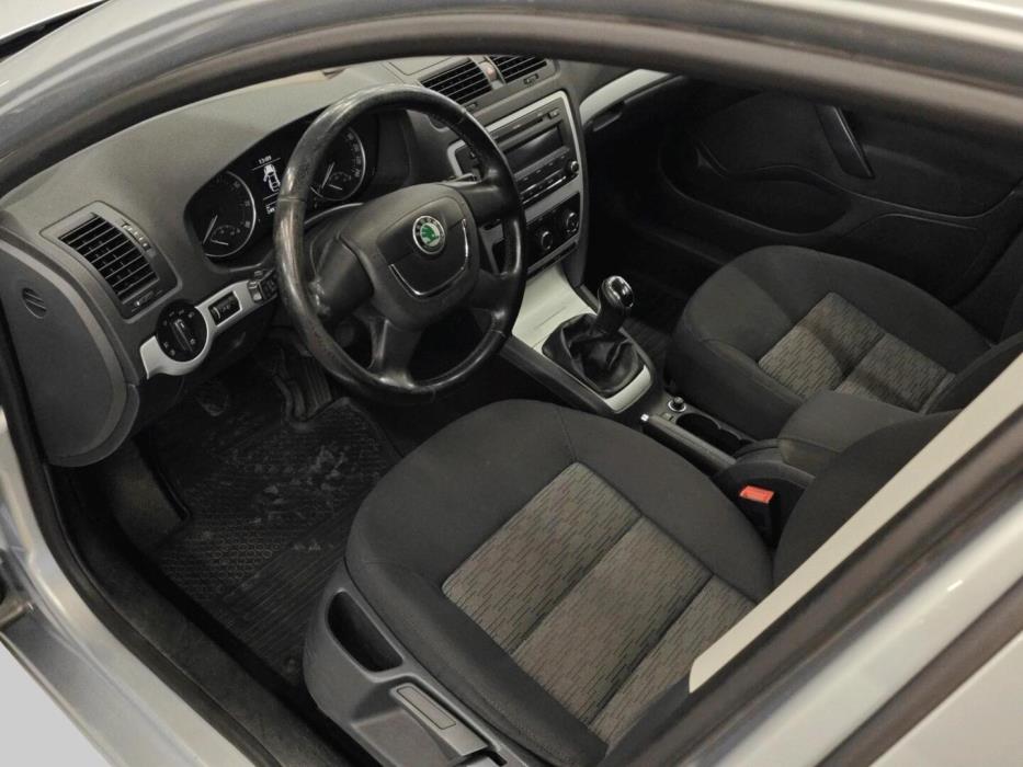 SKODA Octavia 2011