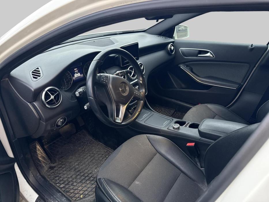 MERCEDES-BENZ A 2014