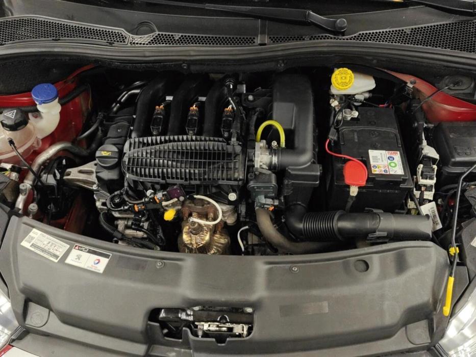 PEUGEOT 208 2018