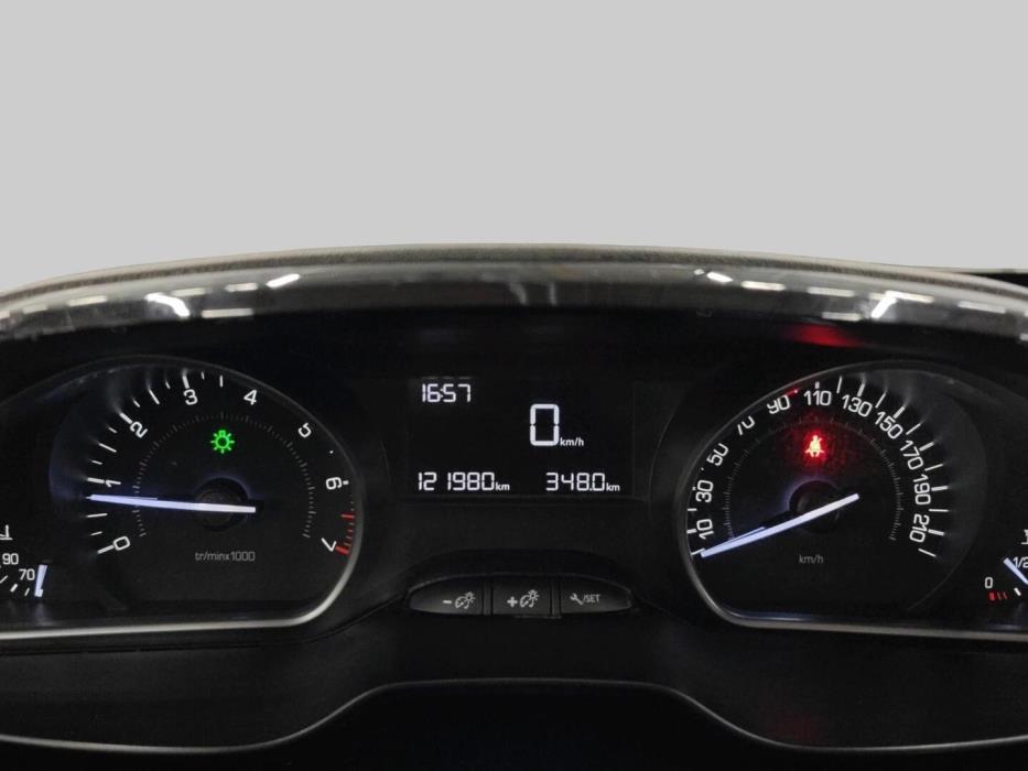 PEUGEOT 208 2018