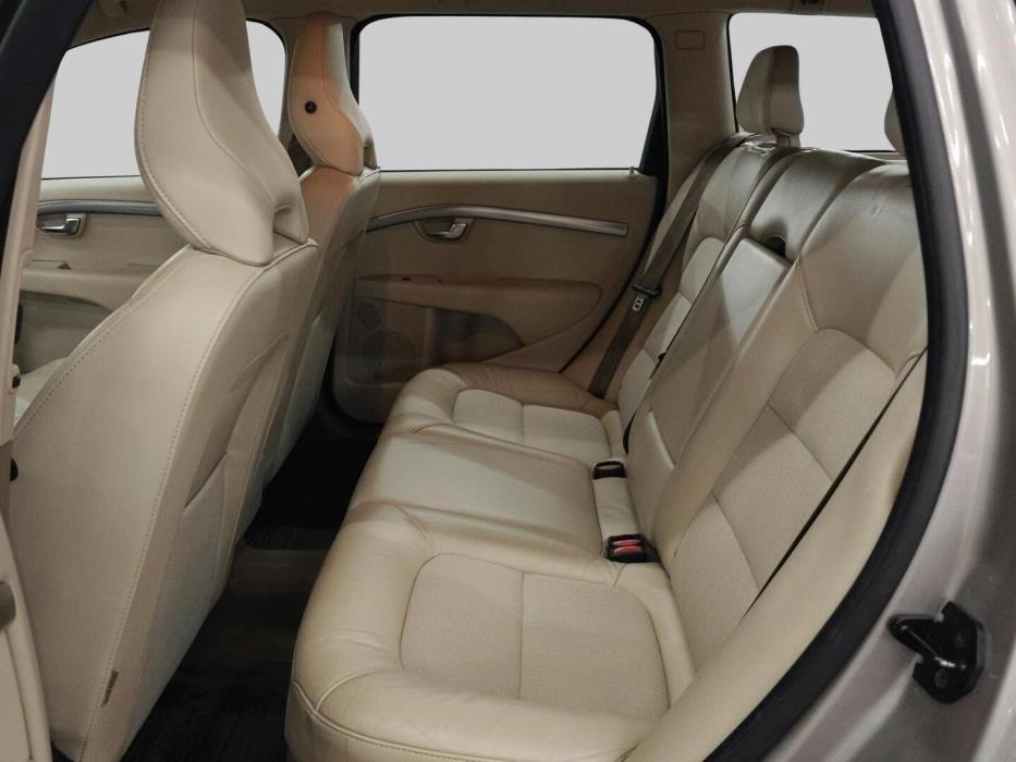 VOLVO V70 2012