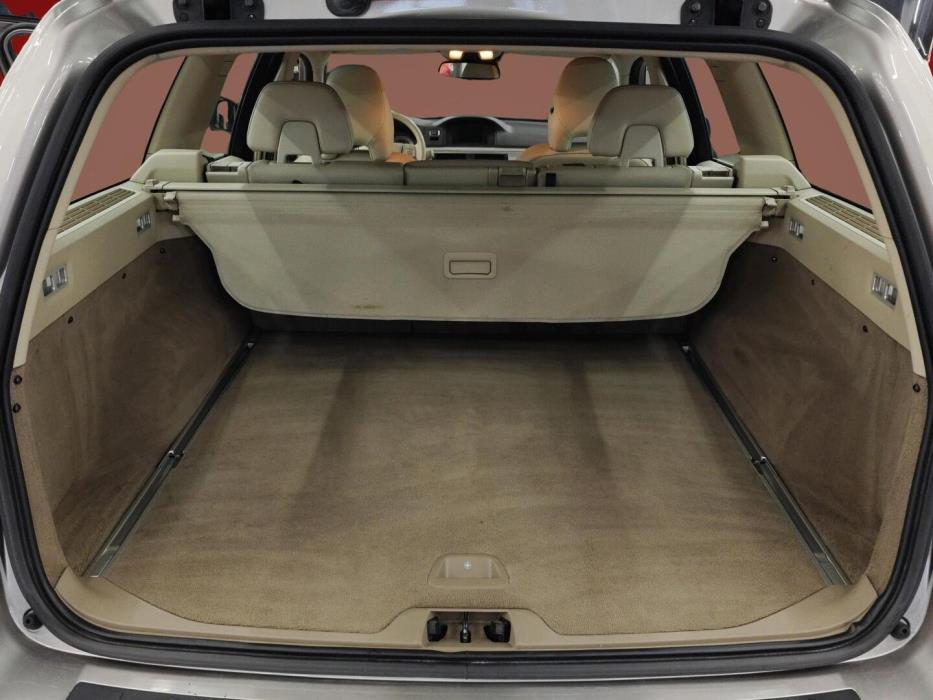 VOLVO V70 2012