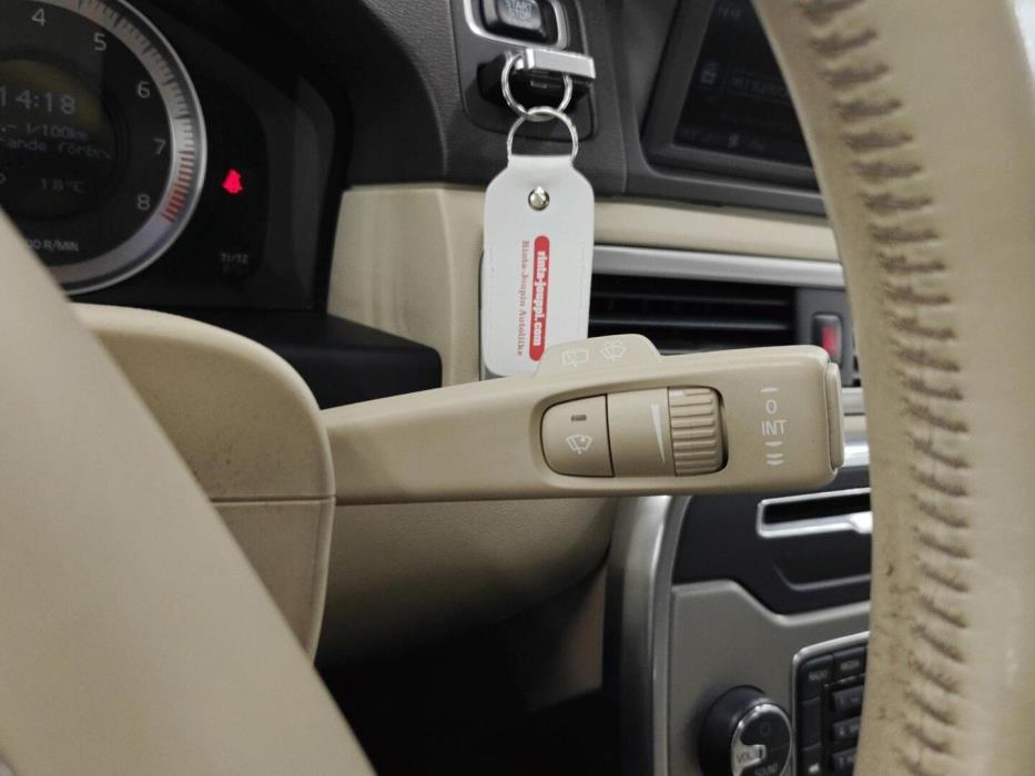 VOLVO V70 2012