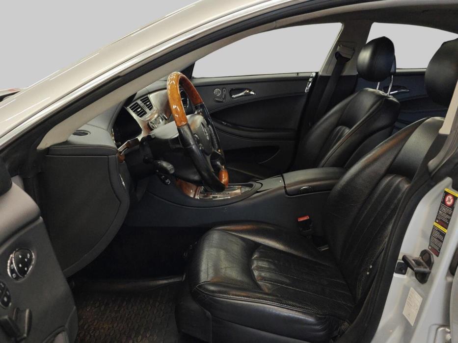 MERCEDES-BENZ CLS 2004