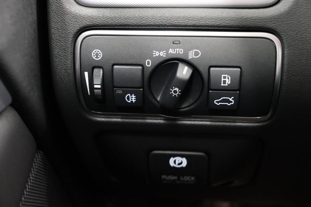 VOLVO V70 2014
