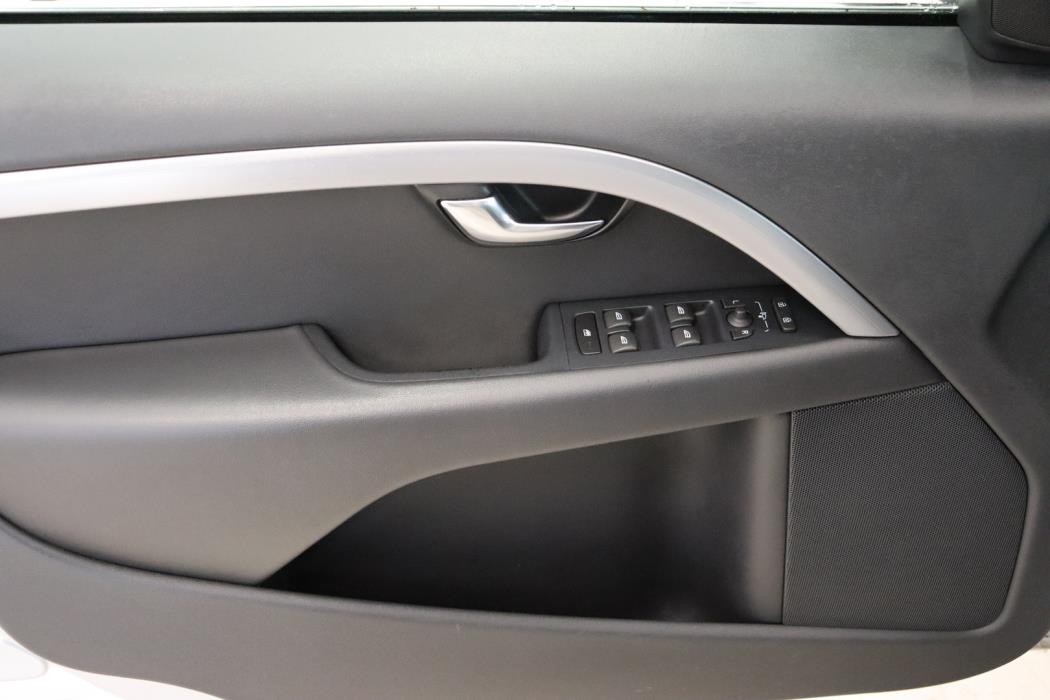 VOLVO V70 2014