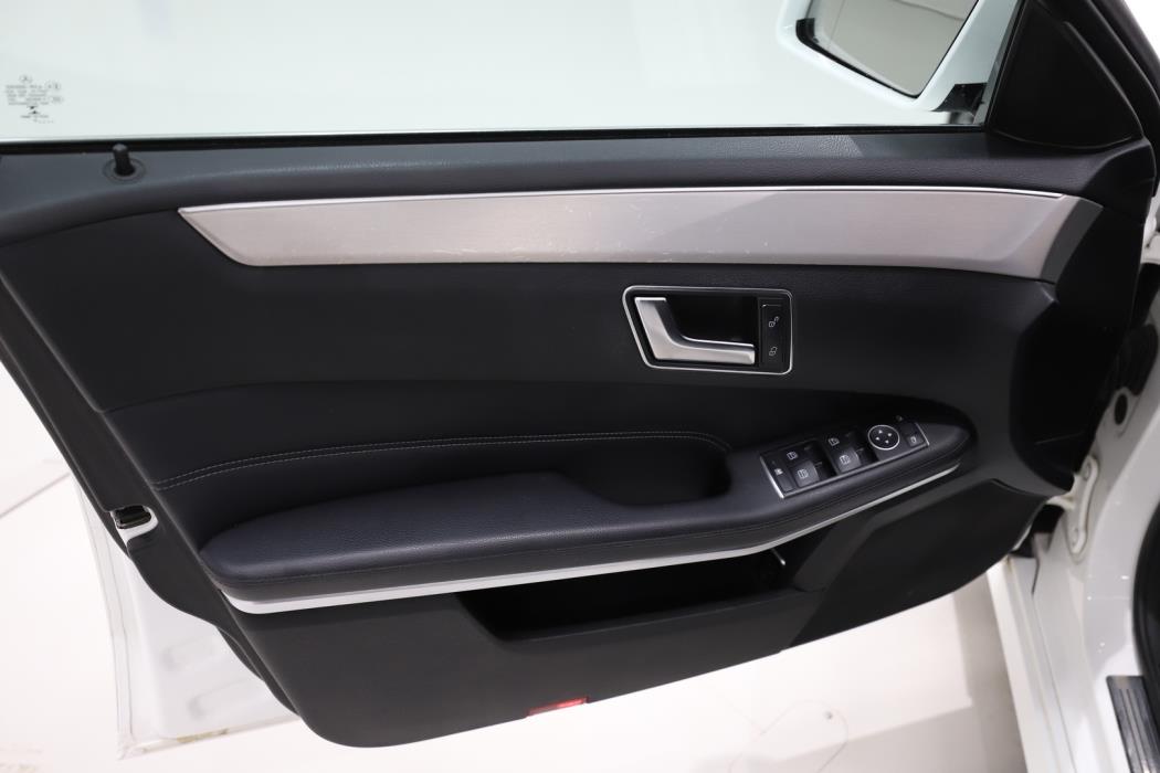 MERCEDES-BENZ E 2015