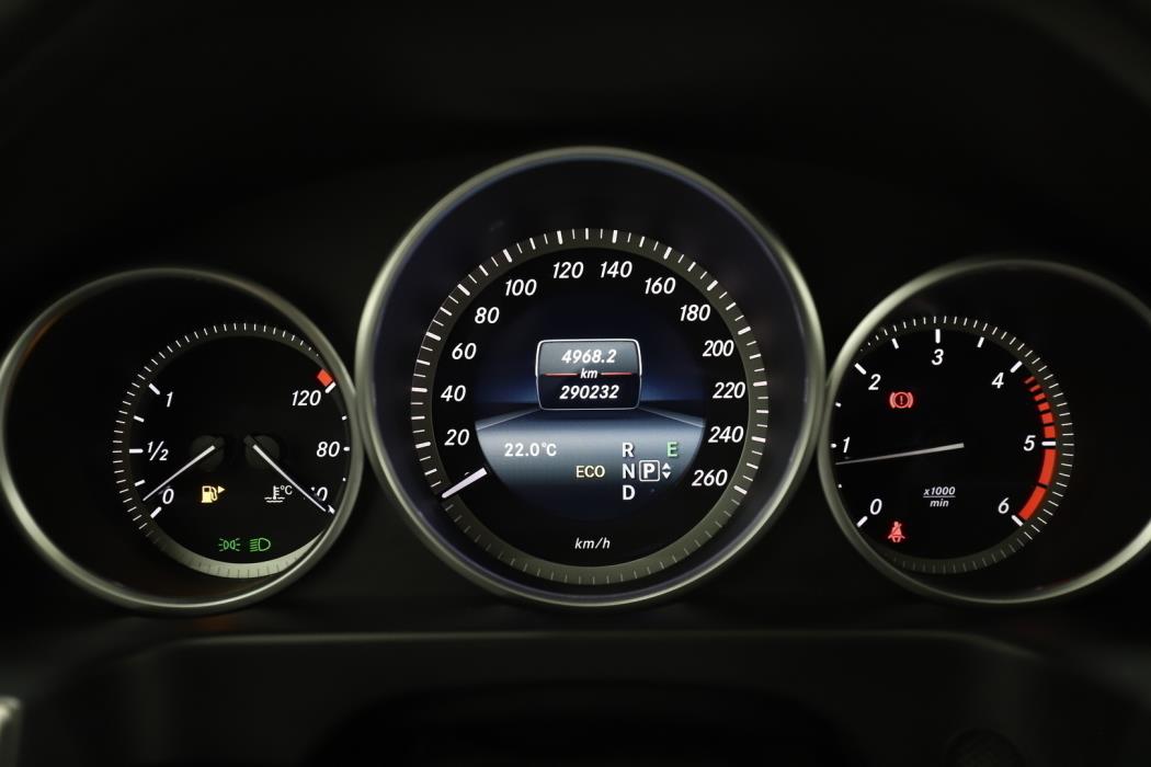 MERCEDES-BENZ E 2015