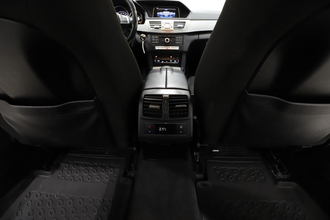 MERCEDES-BENZ E 2015