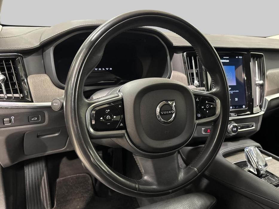 VOLVO S90 2022