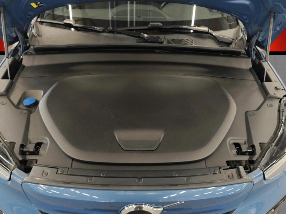 VOLVO C40 2024
