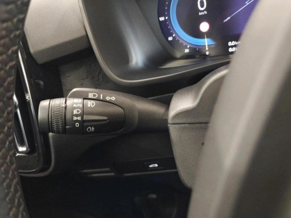VOLVO C40 2024