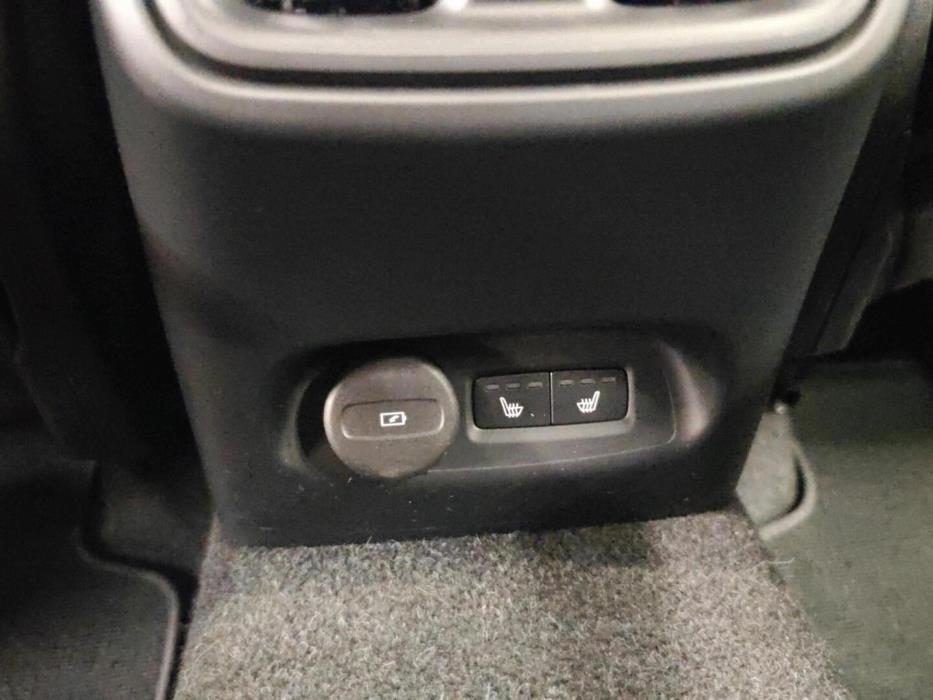 VOLVO C40 2024