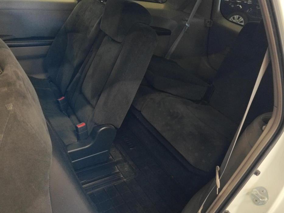 MITSUBISHI Grandis 2006