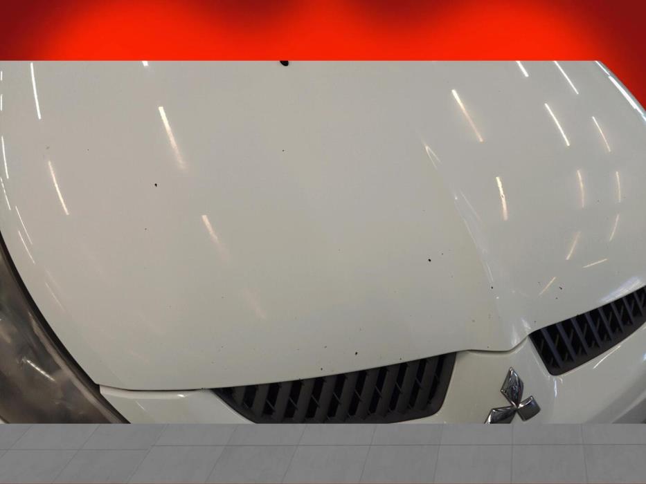 MITSUBISHI Grandis 2006