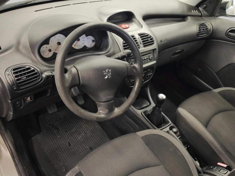 PEUGEOT 206 2006