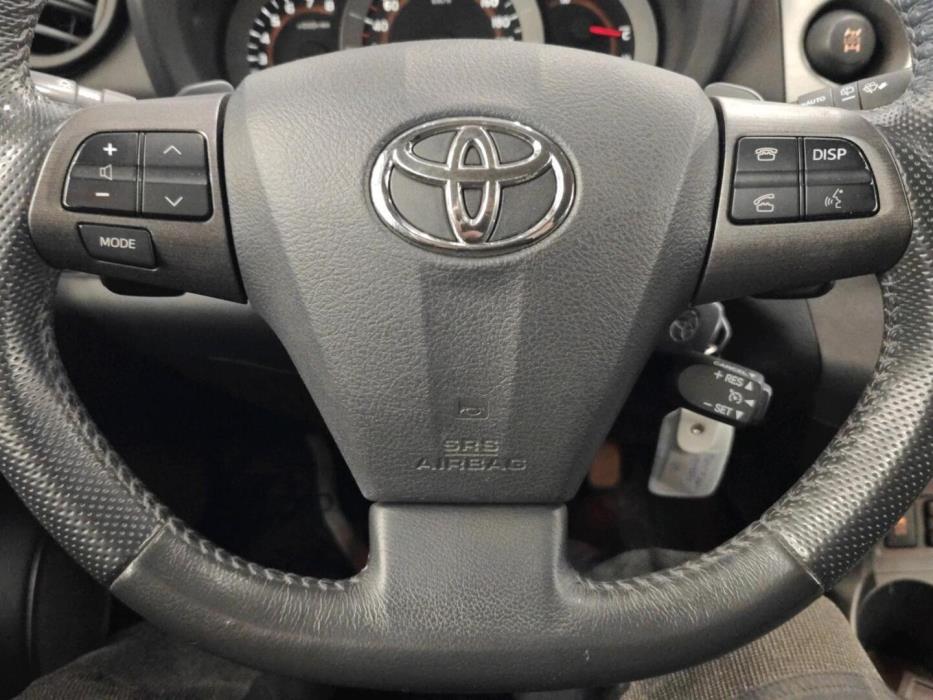 TOYOTA RAV4 2011