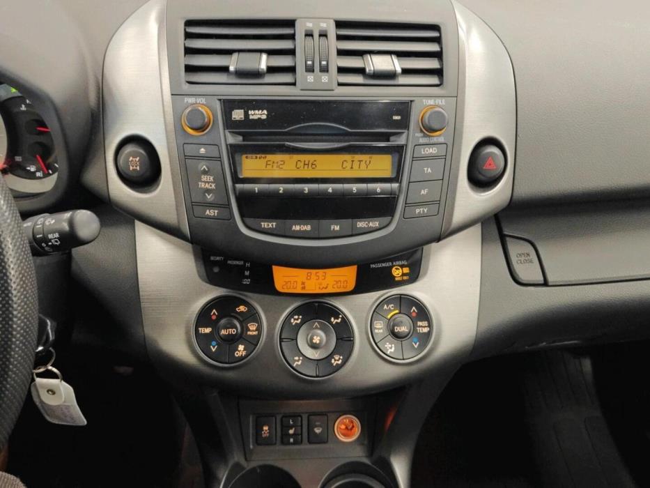 TOYOTA RAV4 2011