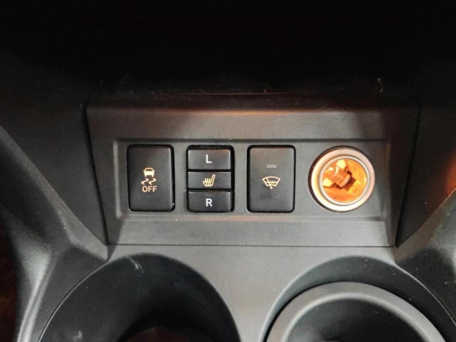 TOYOTA RAV4 2011